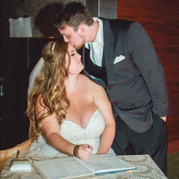 Meet your Posher, Tiana - Picture 2 of 7